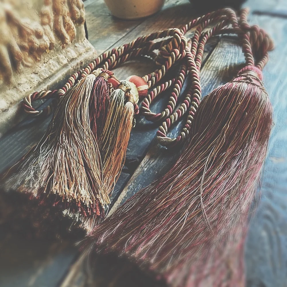 Set of 2 Ornate Chunky Decorative Tassels Furniture Ornaments Rustic Home Decor